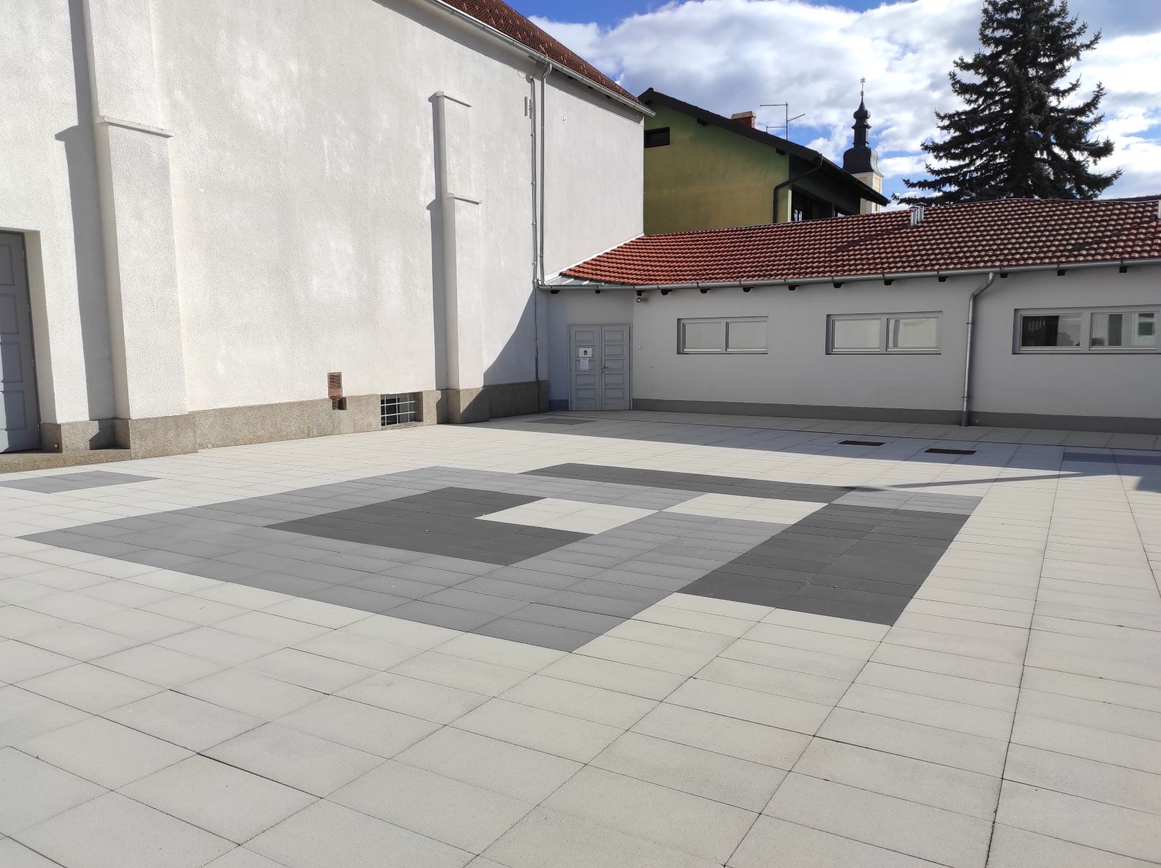 Dvorište u Domoljubu